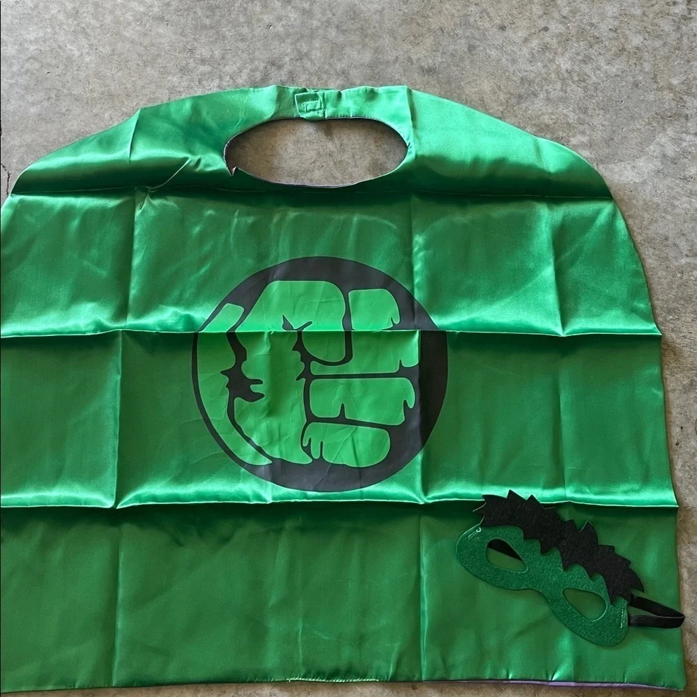 Kids Costume Incredible Hulk Hero Cape and Mask, New in Package